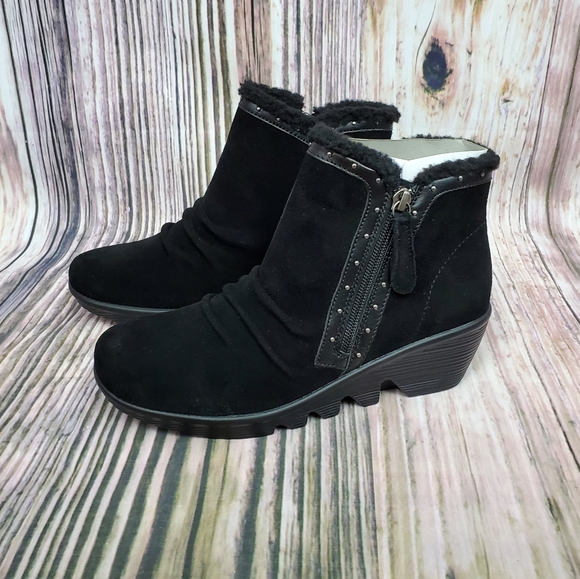 Skechers Black Studded Sherpa Trim 